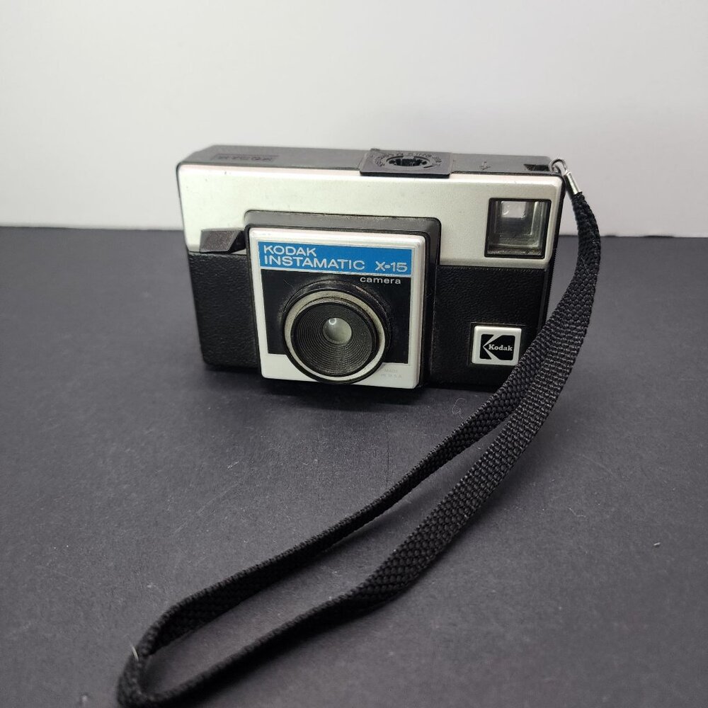 Vintage Kodak Instamic X-15 Film Camera - Not Tested - Sold for Parts Only! - Picture 2 of 9